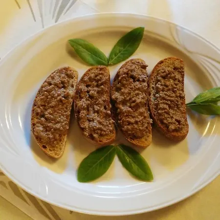 Oda ve Kahvaltı La Scortica *
